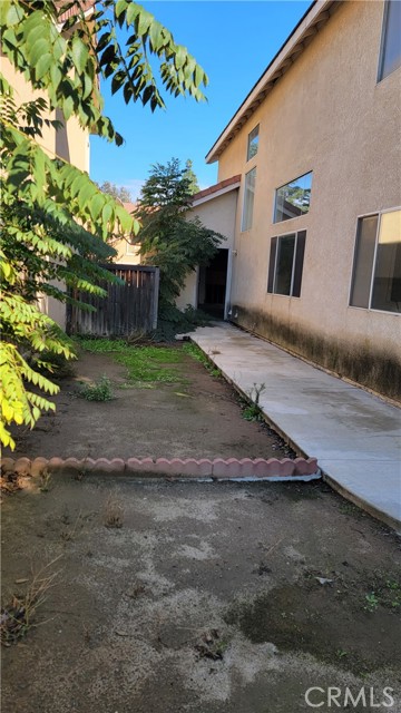 Detail Gallery Image 11 of 12 For 868 Pathfinder Way, Corona,  CA 92878 - 3 Beds | 2/1 Baths