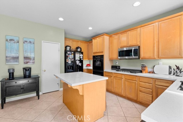 11868 Bunker Hill Drive, Rancho Cucamonga CA: https://media.crmls.org/medias/afd88dbc-688b-471f-865f-c680e1310843.jpg