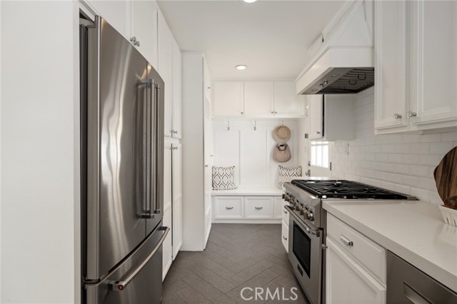 2825 Valley Drive, Manhattan Beach, California 90266, 4 Bedrooms Bedrooms, ,2 BathroomsBathrooms,Residential,Sold,Valley,SB21214274