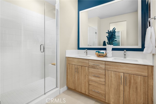 Detail Gallery Image 5 of 6 For 11722 Arkansas St #B,  Artesia,  CA 90701 - 3 Beds | 3 Baths