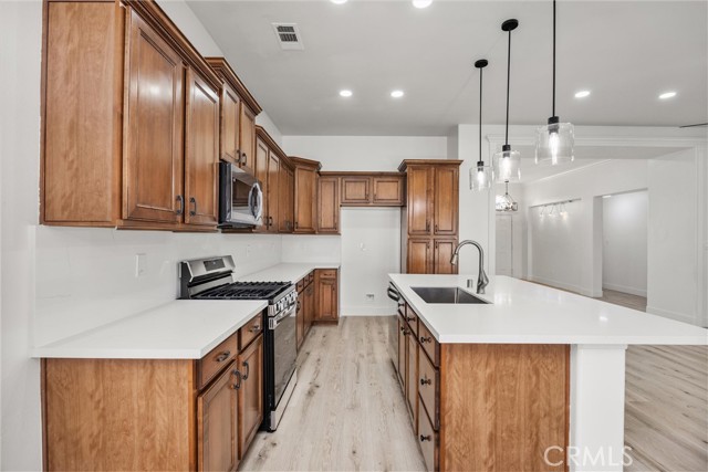 Detail Gallery Image 18 of 56 For 10302 Willow Bend Ct, Bakersfield,  CA 93312 - 4 Beds | 2 Baths