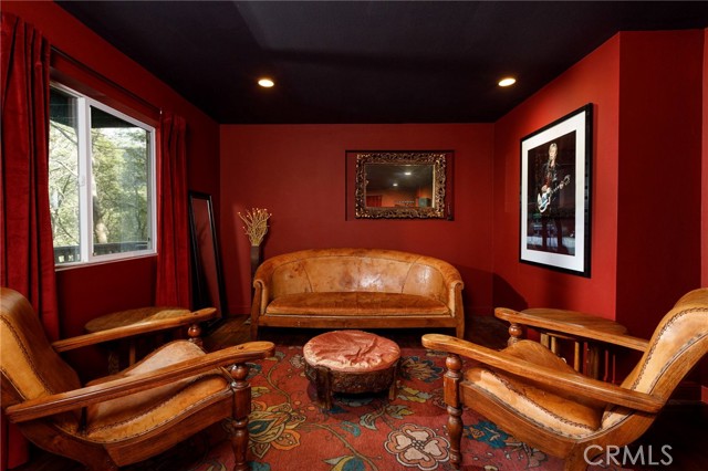 Detail Gallery Image 35 of 46 For 453 Davos, Crestline,  CA 92325 - 5 Beds | 2/1 Baths