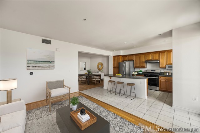Detail Gallery Image 6 of 30 For 85 E Commonwealth Ave 3d,  Alhambra,  CA 91801 - 2 Beds | 2 Baths