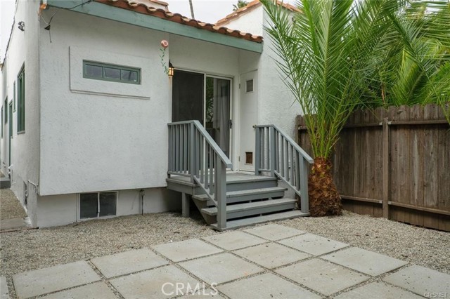 908 Victoria Avenue, Venice CA: https://media.crmls.org/medias/afdab625-e977-4cda-a2b3-03a967e2cf63.jpg