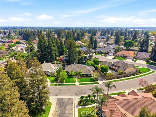 Detail Gallery Image 10 of 61 For 2134 Cottonwood Cir, Visalia,  CA 93277 - 4 Beds | 3 Baths