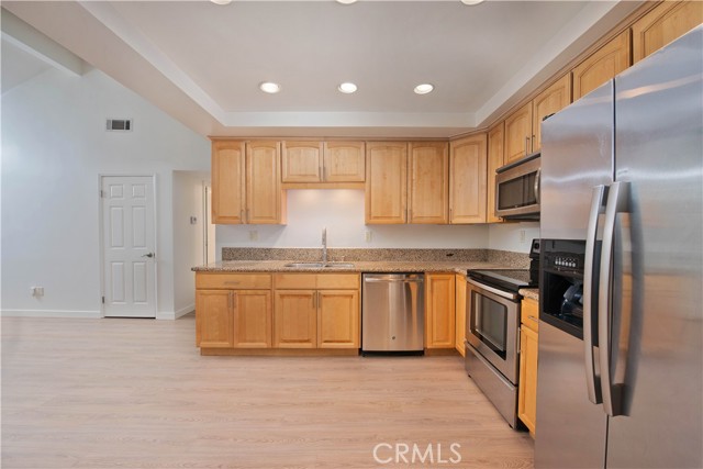 10171 Valley Circle Boulevard, Chatsworth CA: https://media.crmls.org/medias/afdb1c94-4141-4ac8-a5e7-8ef818768c71.jpg