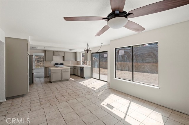 Detail Gallery Image 19 of 46 For 24735 Thornberry Cir, Moreno Valley,  CA 92557 - 5 Beds | 3 Baths