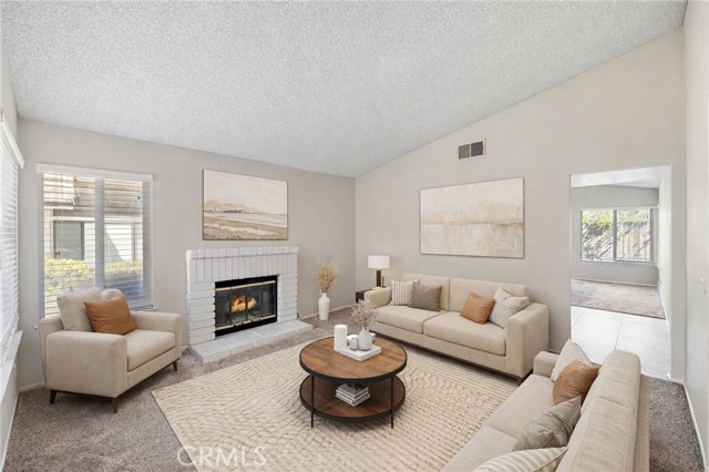 Detail Gallery Image 8 of 44 For 5050 Canyon Crest #7,  Riverside,  CA 92507 - 2 Beds | 2 Baths