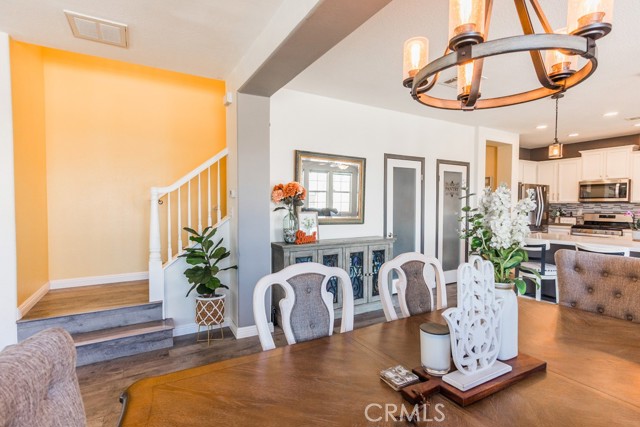 Detail Gallery Image 35 of 58 For 20413 Janzer Ct, Newhall,  CA 91350 - 5 Beds | 3 Baths