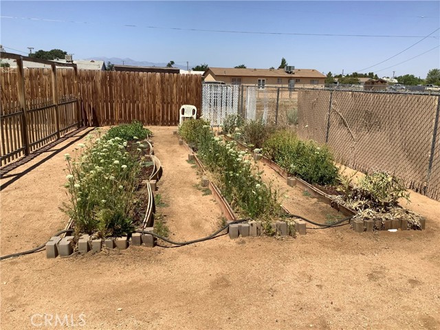 10578 Jamul Road, Apple Valley CA: https://media.crmls.org/medias/afdc6864-2cc2-414e-b721-82ddc37f95b0.jpg
