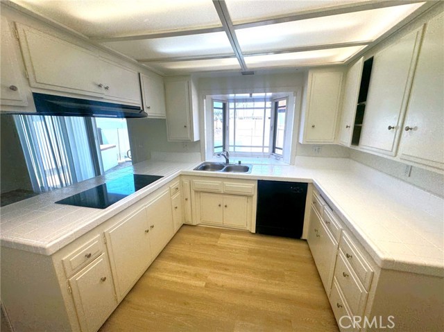 Detail Gallery Image 7 of 25 For 1321 Lance Dr, Tustin,  CA 92780 - 3 Beds | 2 Baths