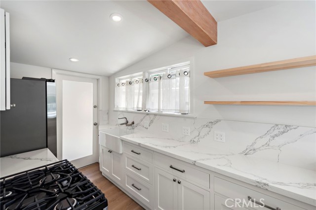 21062 Laguna Canyon Road, Laguna Beach CA: https://media.crmls.org/medias/afdd4fdc-0f60-4243-97d0-ea957ba694f4.jpg