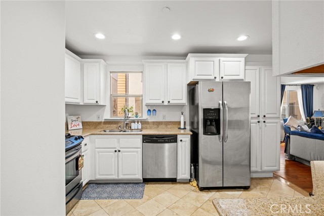 Detail Gallery Image 9 of 39 For 26404 Vermont Avenue #3,  Harbor City,  CA 90710 - 3 Beds | 1/1 Baths