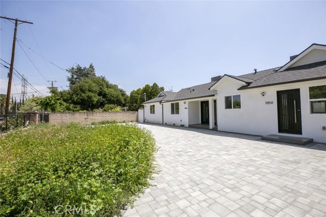 Detail Gallery Image 7 of 33 For 18856 Calvert St, Reseda,  CA 91335 - 3 Beds | 2/1 Baths