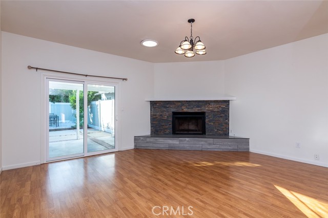 Detail Gallery Image 4 of 26 For 1241 Moncado Dr, Glendale,  CA 91207 - 3 Beds | 3 Baths