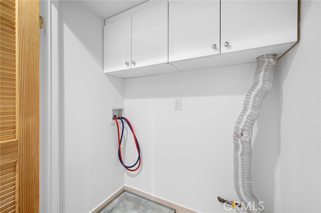 345 W Loraine Street, Glendale CA: https://media.crmls.org/medias/afddf37d-3bdd-49c2-9fe1-d05bd73e748c.jpg