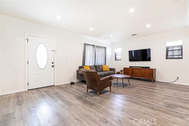 Detail Gallery Image 3 of 13 For 347 W Dryden St, Glendale,  CA 91202 - 2 Beds | 1 Baths