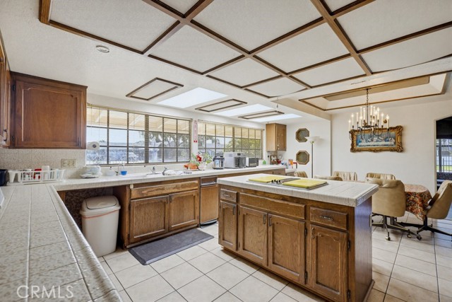 Detail Gallery Image 11 of 35 For 1934 S Robert Ln, Anaheim,  CA 92802 - 5 Beds | 4 Baths