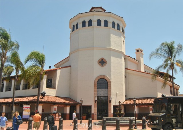 1003 W Myrtle Street, Santa Ana CA: https://media.crmls.org/medias/afdef4f6-abc8-4e24-b190-9c79dcd3439f.jpg