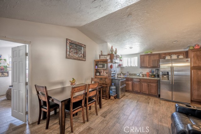 9555 1/2 Hierba Road, Agua Dulce CA: https://media.crmls.org/medias/afdf3bec-1a2d-4668-b7c7-23fc38a1af7d.jpg