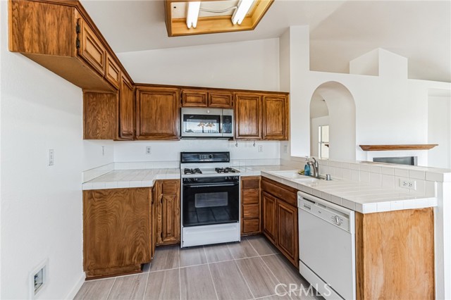 Detail Gallery Image 7 of 18 For 6012 Sandpiper  Pl, Palmdale,  CA 93552 - 4 Beds | 2 Baths