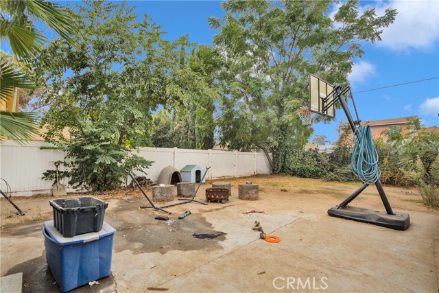 1554 N Sierra Way, San Bernardino CA: https://media.crmls.org/medias/afdfd75a-5505-4bc7-a97b-10684cd9fd1d.jpg