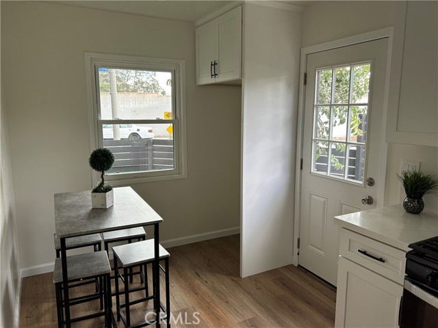 Detail Gallery Image 11 of 16 For 2701 Gale Ave, Long Beach,  CA 90810 - 3 Beds | 2 Baths