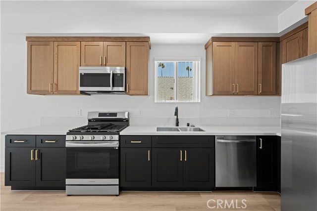 1039 W 43rd Street, Los Angeles CA: https://media.crmls.org/medias/afe039ab-de3a-44d1-af2c-07efc22c8af1.jpg