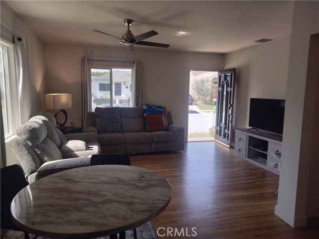 Image 2 of 24 For 5746 Zelzah Ave