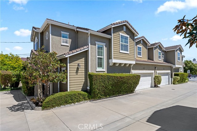 Image 3 of 33 For 8643 Belmont