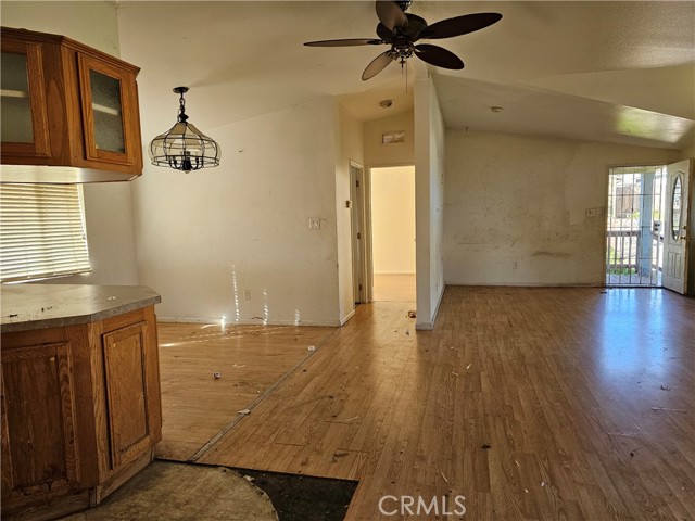Detail Gallery Image 19 of 29 For 16023 18th Ave, Clearlake,  CA 95422 - 2 Beds | 2 Baths