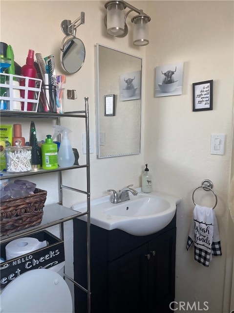 4675 Kickapoo Trail, Landers CA: https://media.crmls.org/medias/afe0ebea-8acf-46e2-a893-ca92c43ebab5.jpg