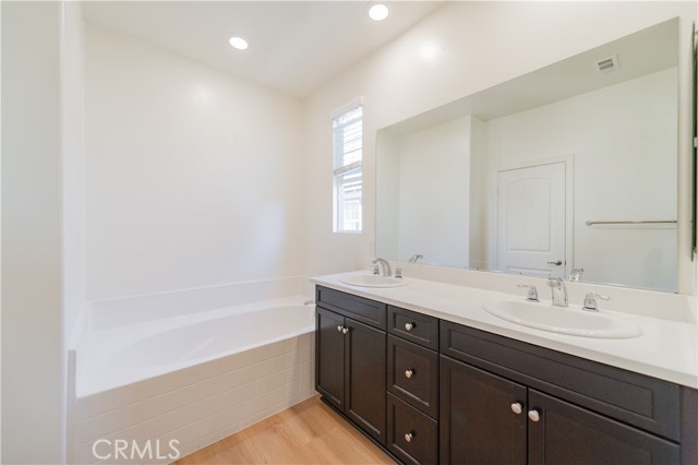 Detail Gallery Image 12 of 22 For 8687 Festival, Chino,  CA 91708 - 4 Beds | 3/1 Baths