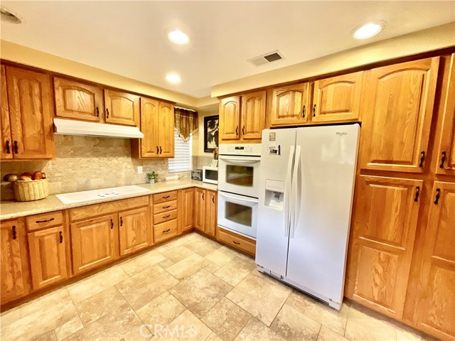 10195 Shangri La Avenue, Hesperia CA: https://media.crmls.org/medias/afe22228-7c39-42d1-ae13-cf7a40527f69.jpg
