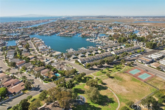 Detail Gallery Image 46 of 54 For 16552 Harbour Ln #14,  Huntington Beach,  CA 92649 - 3 Beds | 2/1 Baths