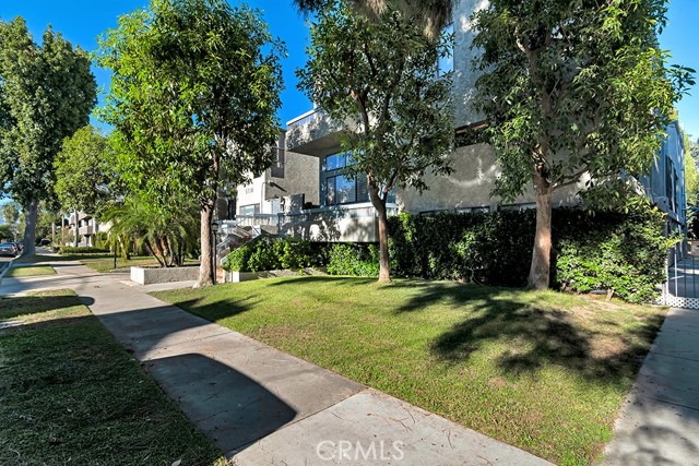 2 Bed Home for Sale in Valley Village, California