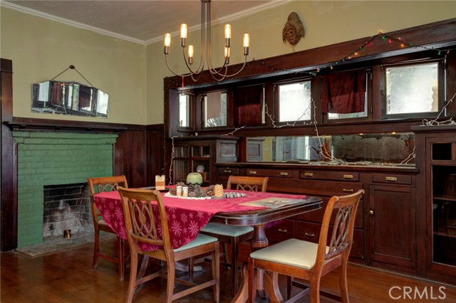 571 W 17th Street, San Pedro CA: https://media.crmls.org/medias/afe2cb32-3520-4631-aae1-96ddebc520fb.jpg