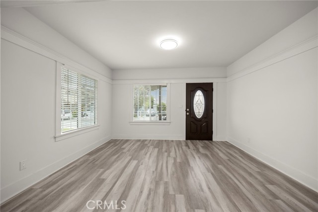 Detail Gallery Image 4 of 23 For 29 W Zane St, Long Beach,  CA 90805 - 3 Beds | 1 Baths
