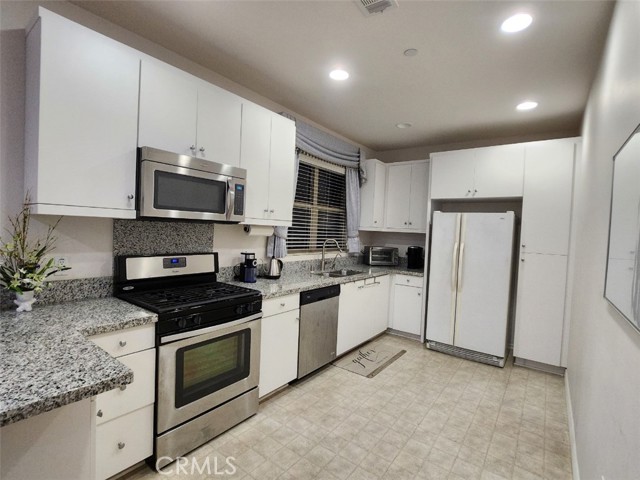 Detail Gallery Image 9 of 17 For 411 S Anaheim Bld #1,  Anaheim,  CA 92805 - 1 Beds | 1 Baths