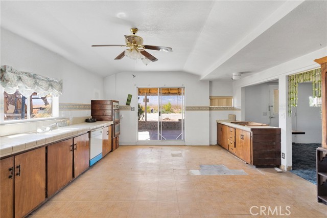 Detail Gallery Image 11 of 59 For 37531 E End Rd, Lucerne Valley,  CA 92356 - 2 Beds | 1 Baths