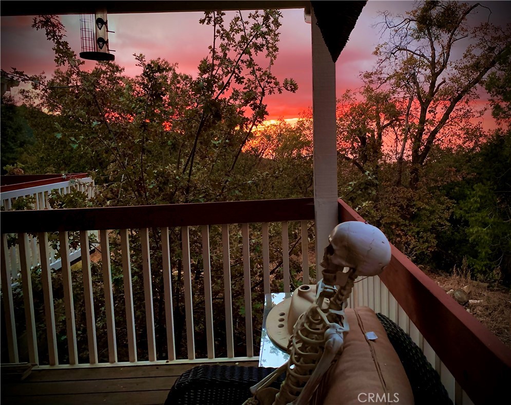 https://media.crmls.org/medias/afe3fdd8-ec02-4c7f-807e-33030e21040b.jpg?preset=X-Large