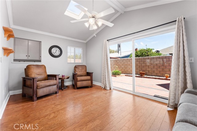 Detail Gallery Image 8 of 28 For 15762 Plymouth Lane, Huntington Beach,  CA 92647 - 5 Beds | 2 Baths