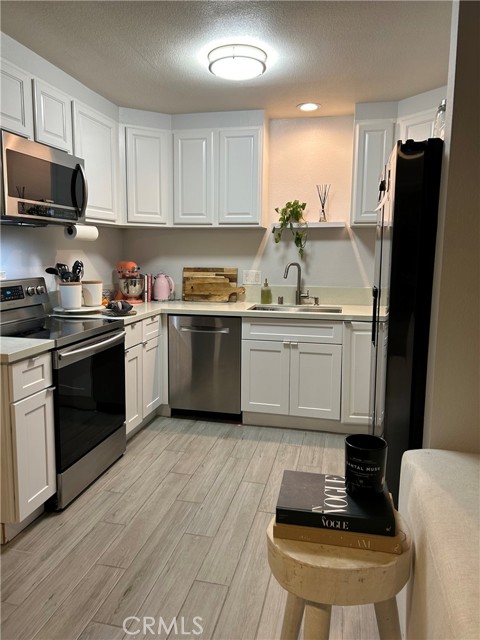 2037 S Coast, Laguna Beach CA: https://media.crmls.org/medias/afe4824f-c44f-432c-8d00-0cfa861916f0.jpg