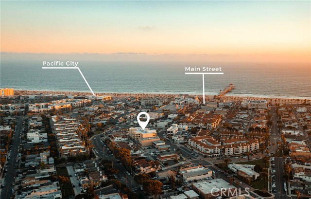 414 Main Street, Huntington Beach CA: https://media.crmls.org/medias/afe4fd75-7b0d-414b-971f-db6b879bea47.jpg