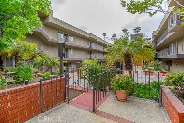 Detail Gallery Image 2 of 38 For 125 W Mountain St #111,  Glendale,  CA 91202 - 1 Beds | 1 Baths