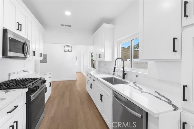 Detail Gallery Image 10 of 37 For 3882 Taft St, Riverside,  CA 92503 - 3 Beds | 2 Baths