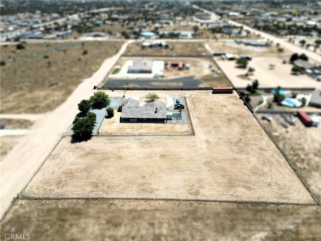 https://media.crmls.org/medias/afe62f96-6887-4d4b-aa77-32065bfd0c11.jpg?preset=X-Large