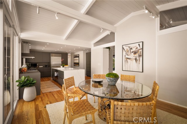 Detail Gallery Image 11 of 51 For 4750 Poe Ave, Woodland Hills,  CA 91364 - 4 Beds | 4 Baths