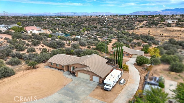 Detail Gallery Image 4 of 69 For 6297 Coleridge, Oak Hills,  CA 92344 - 7 Beds | 4 Baths