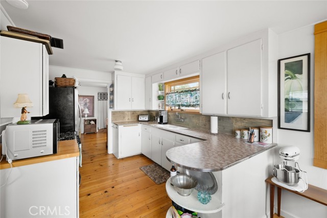 595 Driftwood Street, Morro Bay CA: https://media.crmls.org/medias/afe74348-024b-4762-b012-855be3970cb6.jpg